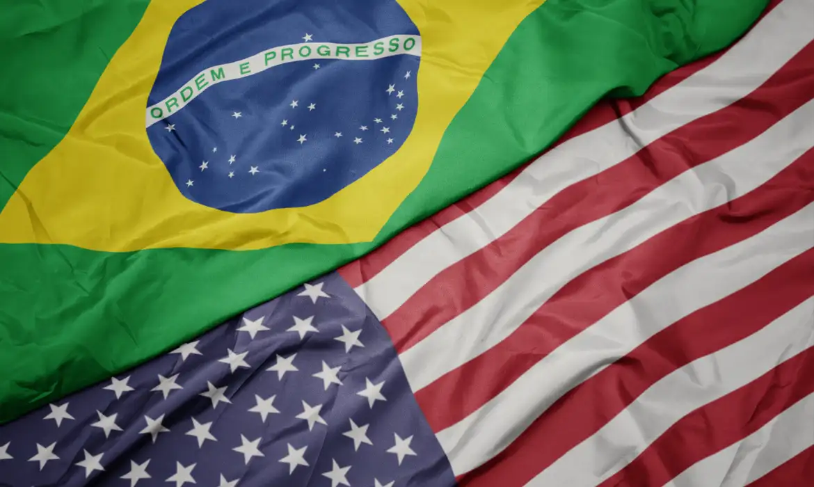 48,7% das exportações aos EUA estão sob alguma sobretaxa (Foto por luzitanija/Adobe Stock)