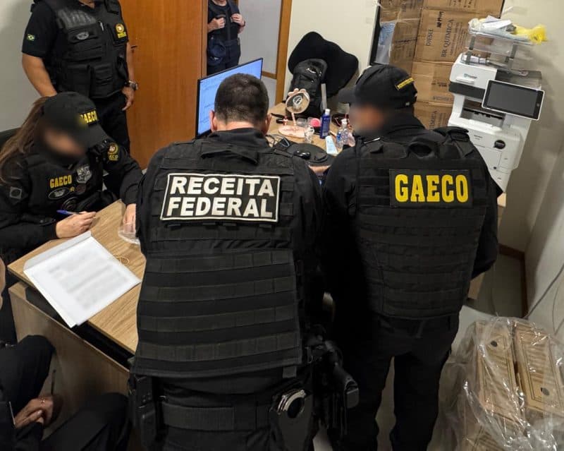 Operação investiga suposto esquema financeiro ligado à compra de distribuidora de combustíveis (Foto por Receita Federal)