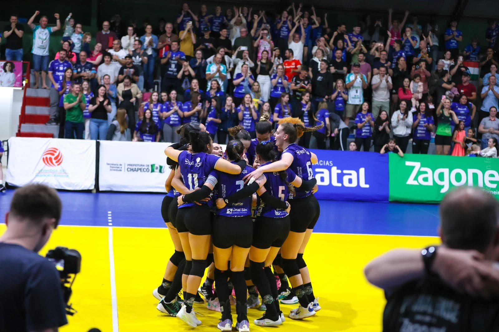 inhalense/Zagonel supera Chapecó e confirma presença na final do Estadual (Foto por Cleiton Ferrasso)