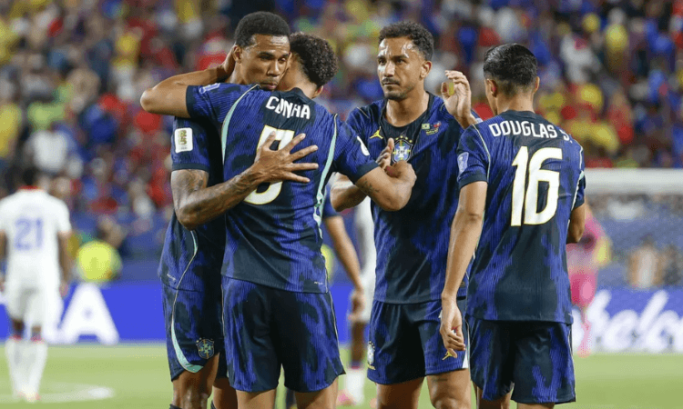 Seleção brasileira entra em campo nesta quarta-feira (24) pela última rodada da fase de grupos da Copa do Mundo de 202 (Foto por Divulgação)