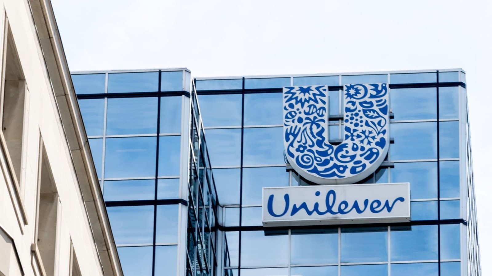 Anvisa suspende temporariamente fabricação de produtos de limpeza em fábrica da Unilever em SP (Foto por Reprodução)