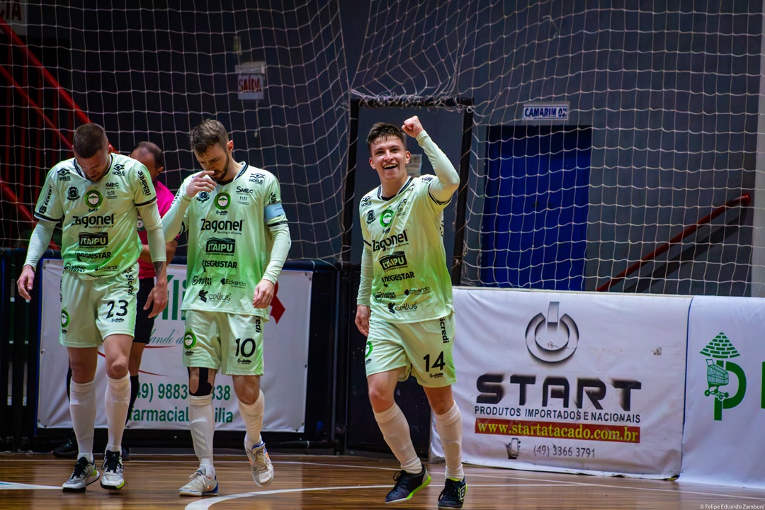 Firme na liderança: Pinhalense Futsal Zagonel vence por 8 a 4