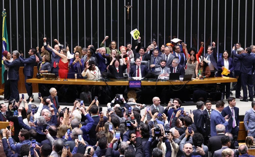 Câmara dos Deputados aprova proposta de redução da jornada semanal de trabalho para 40 horas (Foto por Bruno Spada/Câmara dos Deputados)