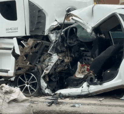Buquê fica intacto em automóvel de jovem que morreu