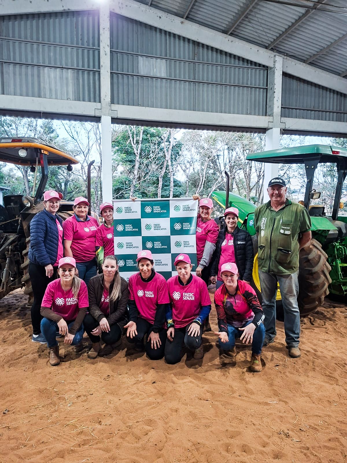 Curso de manutenção de tratores reúne primeira turma exclusivamente feminina em Pinhalzinho