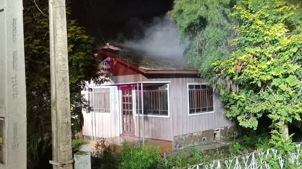 Mulher dorme com cigarro aceso e tem 54% do corpo queimado