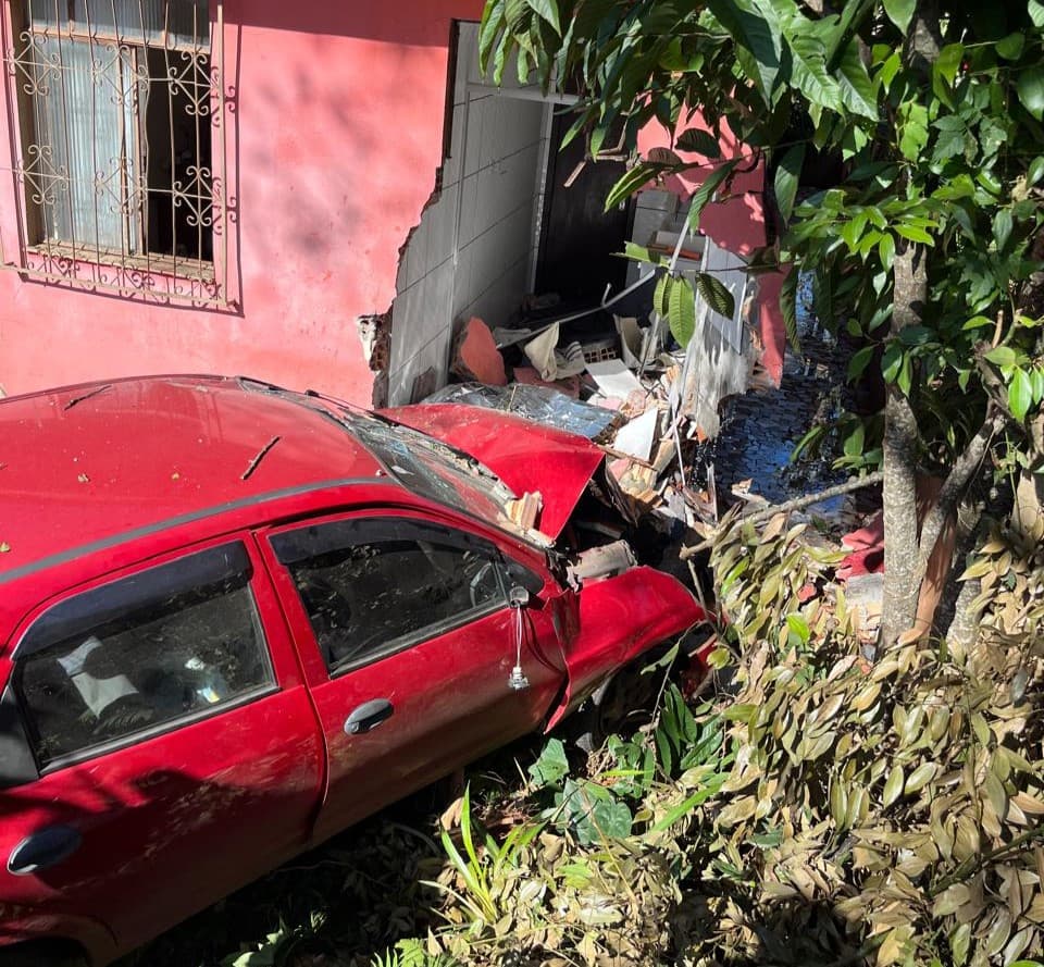 Morador foi atingido por automóvel (Foto por Corpo de Bombeiros)