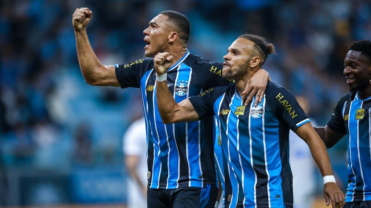 Na primeira partida da quinta fase, disputada na Arena do Grêmio, o time gaúcho venceu por 2 a 0 (Foto por Divulgação)