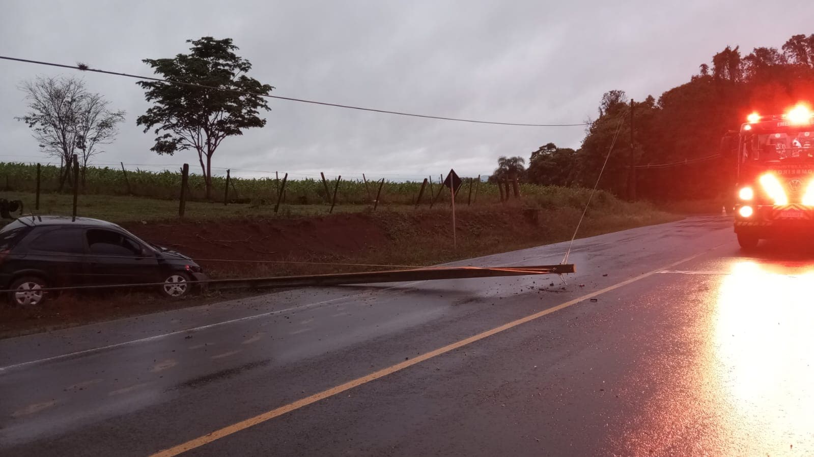 Acidente foi registrado por volta das 5h08, no acesso à Linha Boa Vista; vítima foi encaminhada ao Hospital de Pinhalzinho (Foto por Divulgação)